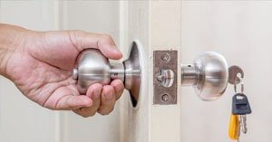 locks-re key services in Charleswood